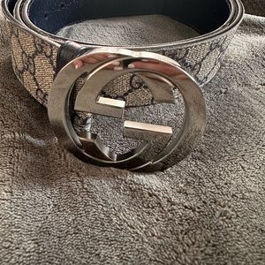 Men’s monogram Gucci belt size 105-42